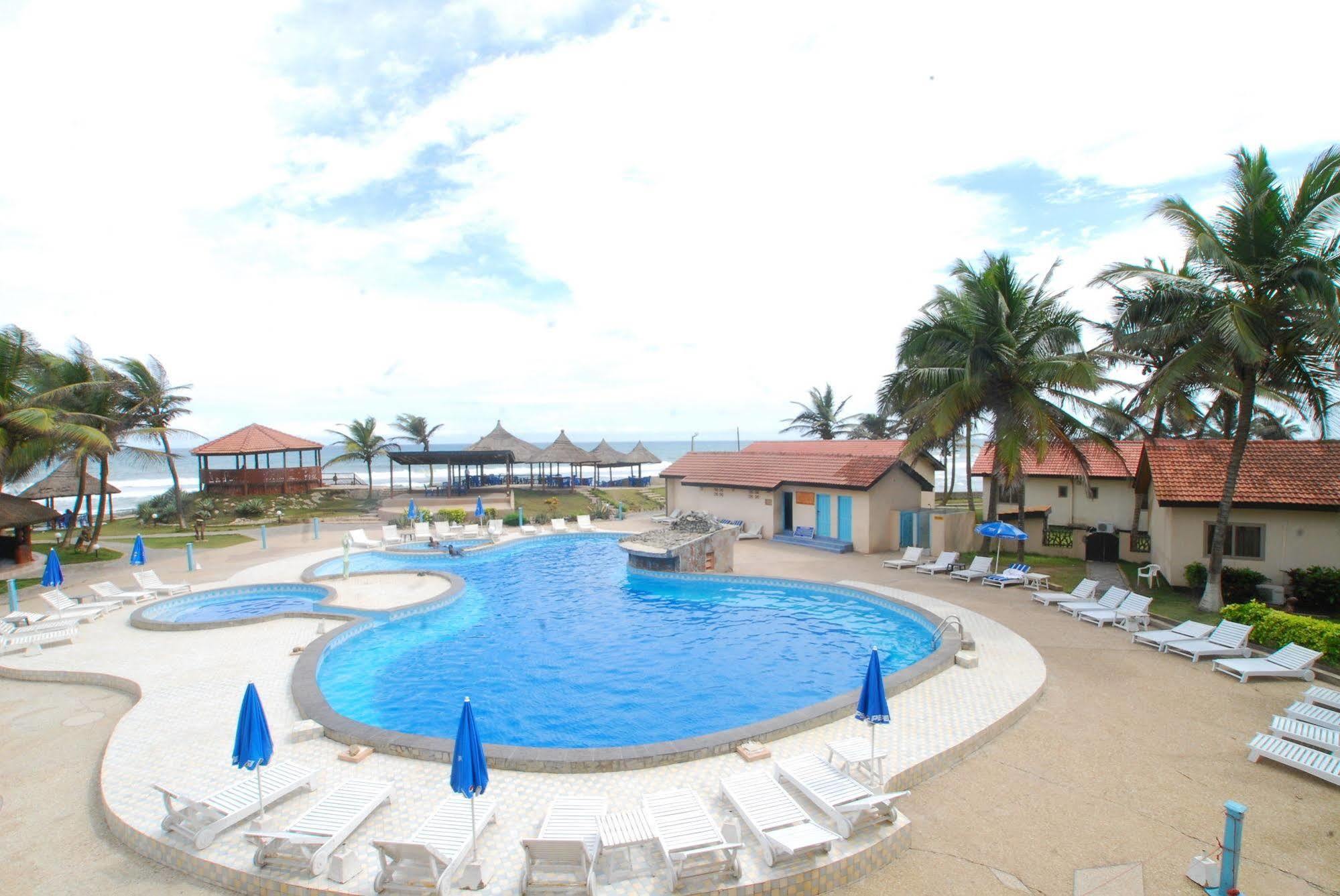 Ramada Resort アクラ エクステリア 写真